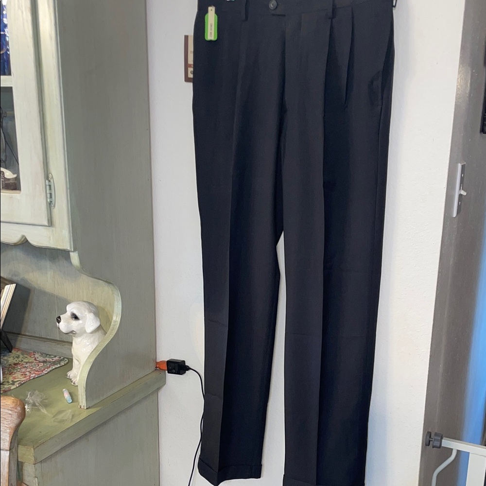 Haggar Black Pleated Men’s Dress Pants